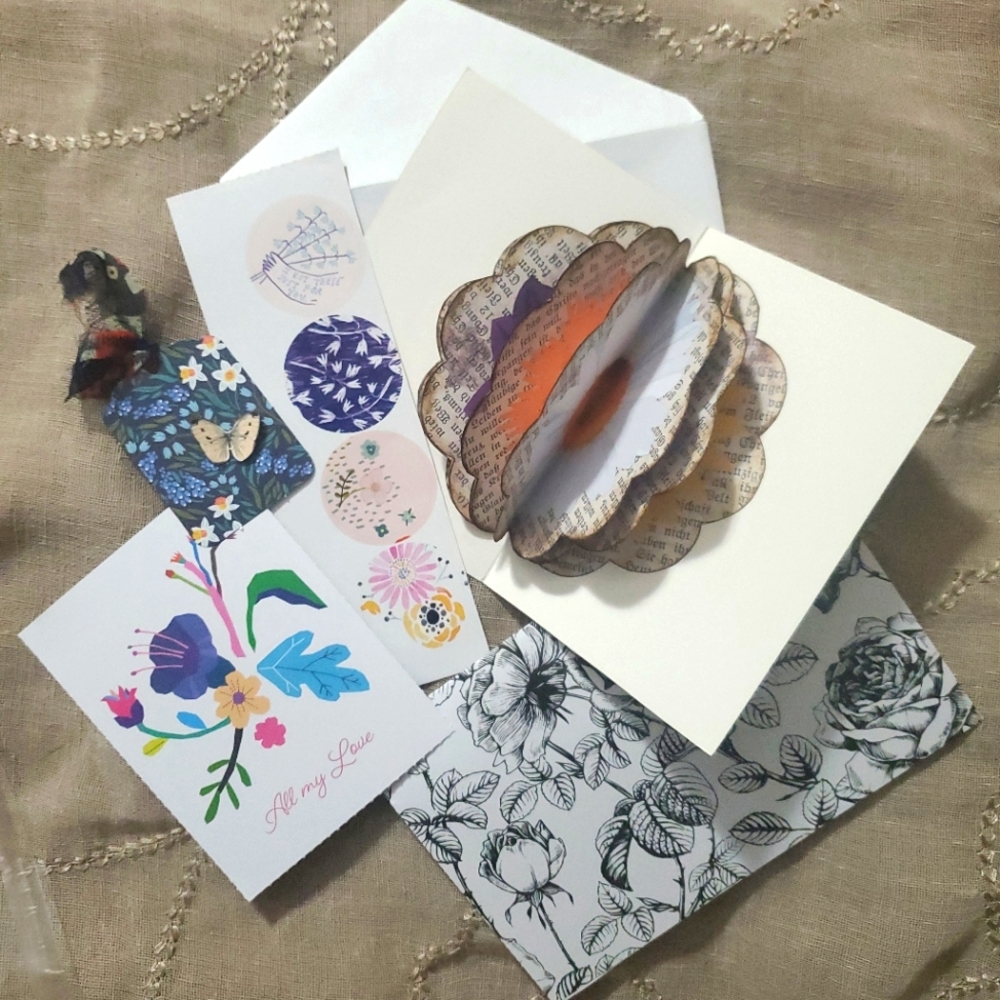 😀 HAND CRAFTED Notecard with 3d flowers inside. Extras included